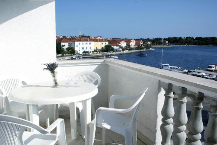 Apartments Leo Petrcane Luaran gambar